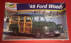 Revell Monogram Model Kit~’48 Ford Woody~1:25 Scale~Skill Level 2~1998~85-2540