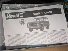 Revell 85-4320 Ford Bronco 4X4 TRUCK 1/25 Model Car Mountain KIT FS