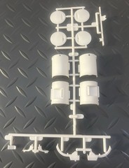 Mack R685ST 1/25 AMT Big Rig Semi Truck Model Parts Round Fuel Diesel Tanks