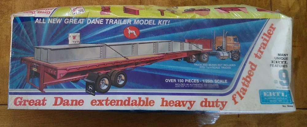 ERTL 8009 Great Dane Extendable Heavy Duty Flatbed Trailer 1/25 Model 21JO06