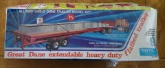 ERTL 8009 Great Dane Extendable Heavy Duty Flatbed Trailer 1/25 Model 21JO06