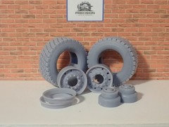 1/25 Scale Big Rig Semi Truck Bridgestone 22.5″ Front Float Tires.