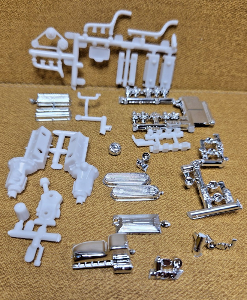 1953 Ford Pickup DESOTO HEMI ENGINE 1:25 Scale AMT NEW Model Kit PARTS