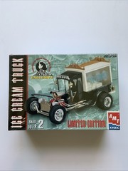 AMT Ertl 1:25 Ice Cream Truck #31739 Sealed Box 2002