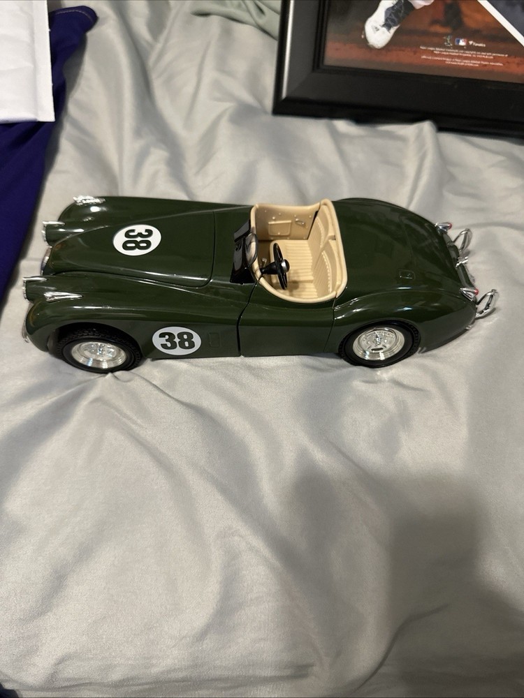 Ertl Hamilton 1948 Jaguar XK120 Green #38