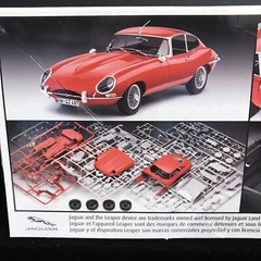 REVELL 85-4509 JAGUAR XK-E MODEL KIT-NIB-1:24 SCALE