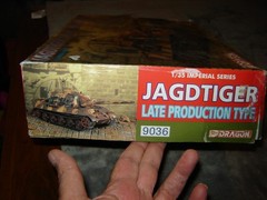 Dragon 9036 Model kit Jagdtiger Box Open 1996 Kit Mint in box 1/35 scale