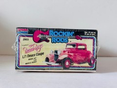 Sealed Monogram Rockin’ Rods The Beach Boys Li’l Deuce Coupe 1:24 Model #2903