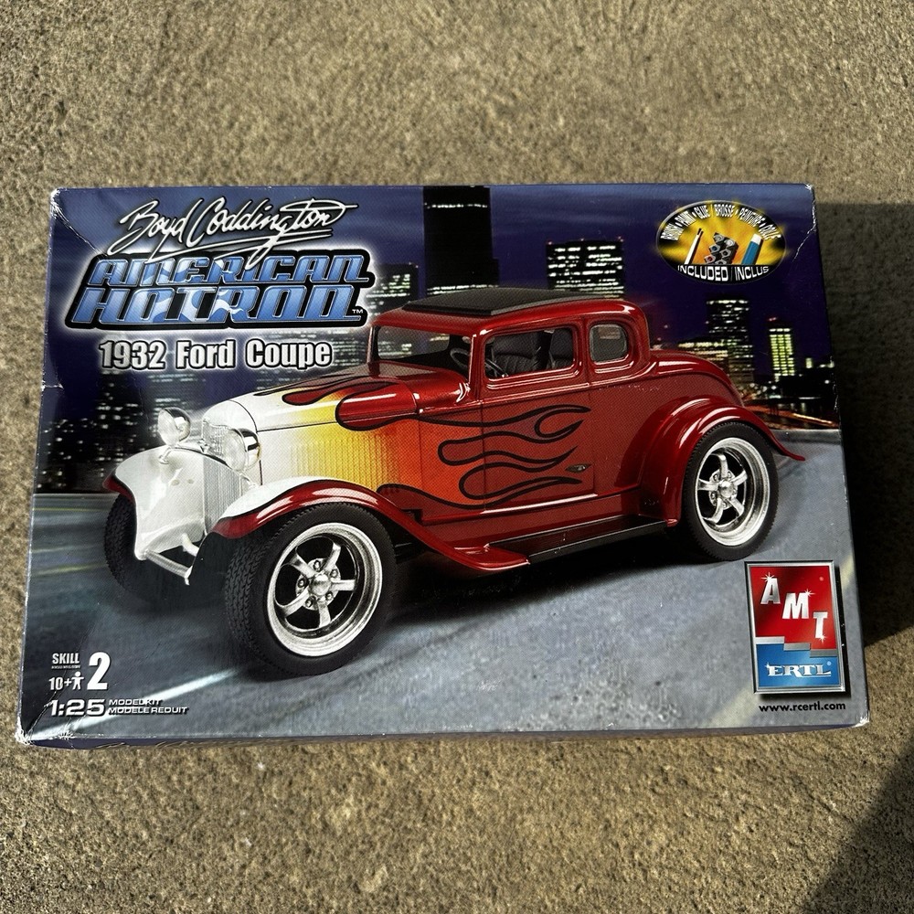 AMT ERTL Boyd Coddington American Hot Rod 1932 Ford Coupe Model Car Kit – NEW