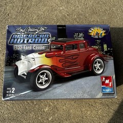 AMT ERTL Boyd Coddington American Hot Rod 1932 Ford Coupe Model Car Kit – NEW