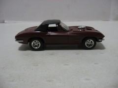 AMT/ERTL Maroon 1963 Chevrolet Corvette Conv 1/25 Scale Built Model Kit #6774