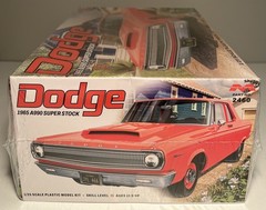Moebius 1965 Dodge A990 Super Stock 1:25 Scale Model Car Kit 2460 (B263)