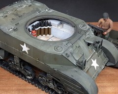 1/35 painted US Howitzer Motor Carriage M8 + crew