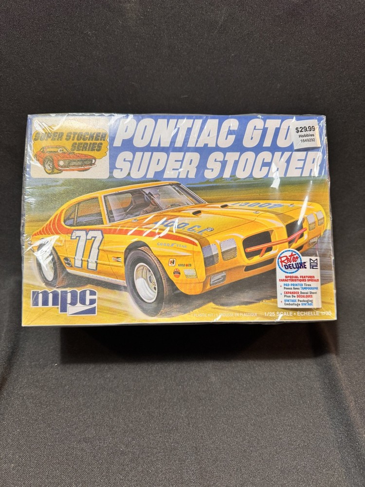 MPC Pontiac GTO Super Stocker Plastic Model Kit 1/25 Scale MPC939M/12