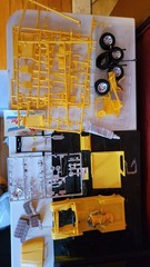🔥 REVELL COMPLETE 1:24 JEEP CJ-7 Model Kit 1999 in Damaged Box Read Notes