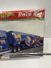 Revell Monogram SnapTite Hot Wheels Race Rig 1:32 NASCAR Truck Trailer Kit NEW