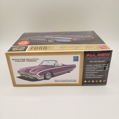 AMT FORD ’62 Thunderbird 2 in 1 “Customizing” model kit “New Factory Sealed Box”