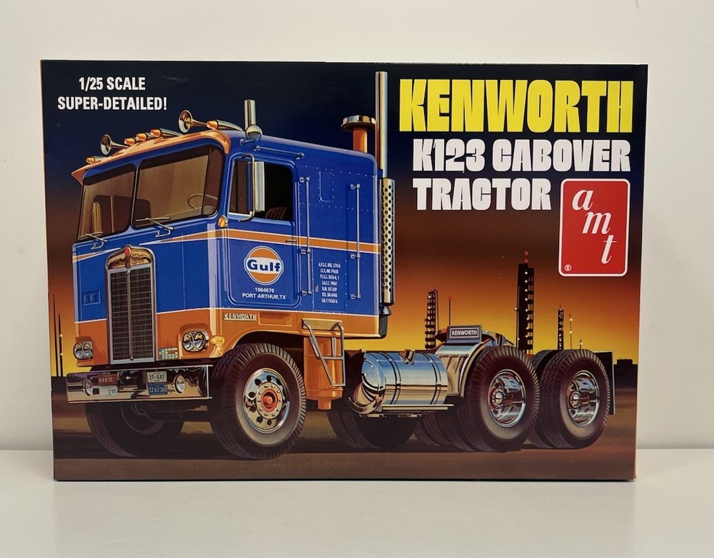 AMT Kenworth K123 Cabover Tractor 1:25 Plastic Truck Kit AMT1433/06