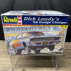 M26d Revell 1/25 85-2373 Dick Landy’s 68 Dodge Charger Winter National Model Kit