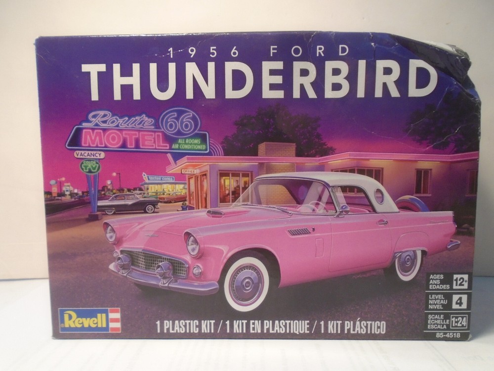 REVELL #4518 1/24 SCALE 1956 FORD THUNDERBIRD NEW IN DAMAGED BOX