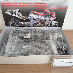 PSL PLATZ BEEMAX Suzuki RGV-Γ (XR79) 1993 WGP500 Champion Model kit BX13001 RZ