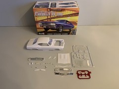 Revell 1/25 1969 CHEVELLE BODY AND PARTS/SLOT CAR HARDBODY JUNKYARD/DIORAMA