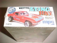 Vintage 1/32 Vette Stingray Snap Model Kit Red White & Blue #1-3213 MPC NEW
