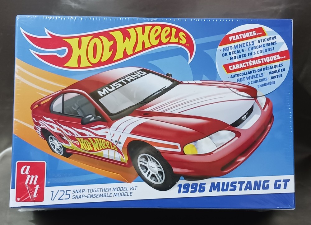 Hot Wheels 1996 Ford Mustang GT Snap-Together 1:25 Model Kit NIP- 2022