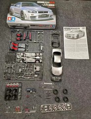 Pre-Painted 1/24 Nissan Skyline R34 Model Car Kit Ready to Assemble