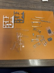 Revell ’32 Ford Sedan Street Rod 2n1 1/25 Model Kit *LOTS OF PARTS ONLY*