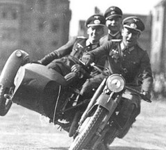 1/72 German Motorcycles BMW R75 WWII Italeri 6121 Plastic Model kit