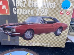 Amt. 1967 Chevrolet Camaro Z28 plastic model kit 125 scale.