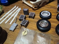 LOT OF VARIOUS 1:24 SCALE MODEL PARTS AND ACCESSORIES “SEE PICTURES”