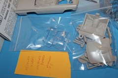 PARTS LOT 1957 Ford THUNDERBIRD 1/25 scale AMT #6516 incomplete T-Bird model kit