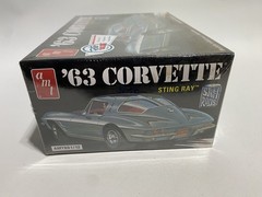 AMT 1963 Corvette Sting ray Street Rod Retro Deluxe Plastic Model Kit Sealed Box