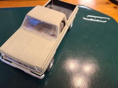 Revell 1977 GMC / Silverado k1500 square body short bed plastic model kit built