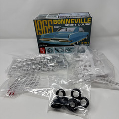 AMT 1965 Pontiac Bonneville Sport Coupe 3’n1 1260 1:25 Model Kit Open Box L7
