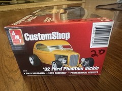 AMT Custom Shop 1/25 1932 32 Ford Phantom Vickie Predecorated Painted Model