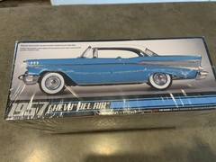 AMT 1957 Chevy Bel Air Model Car Scale 1:25 – Blue/White Factory Sealed New