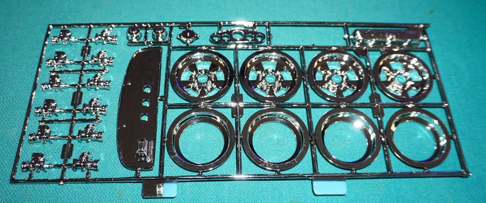 ’32 Ford Hot Rod 3’N 1 Revell 1/8 Chrome Wheels Details Etc.