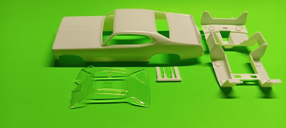 70 1970 Plymouth Duster Funny Car 1/24 Body Flip Up Glass Revell