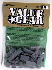 1/35 USA WWII Pack Set #1 – Value Gear Resin Stowage- 25 Pieces