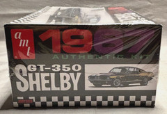 AMT 1967 Shelby GT350 Ford Mustang – Molded White 1:25 Plastic Model Car Kit