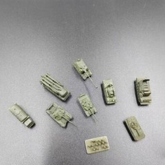 1/350 Russian armored vehicle kit model （8 vehicles+a group of soldiers ）