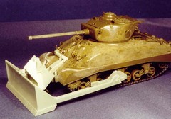Resicast 1/35 Dozer M1 Conversion set for VVSS Sherman Tanks #351101