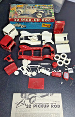 1932 PICK-UP ROD 32 FORD 1/32 Scale Model Kit with Spares 603-69