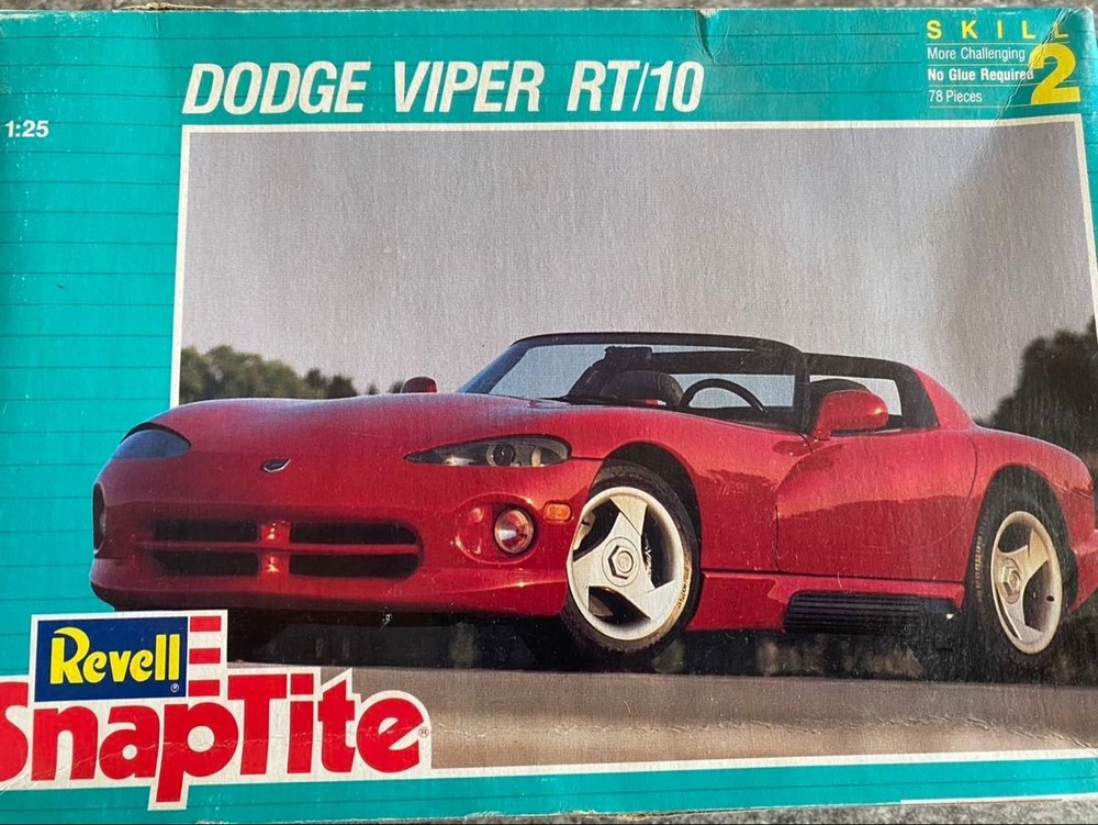 Revell SnapTite DODGE VIPER RT/10 1/25 Collectables 17+