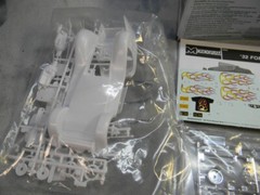 1/24 SCALE MONOGRAM 1932 FORD STREET ROD WHITE MODEL KIT-MIB
