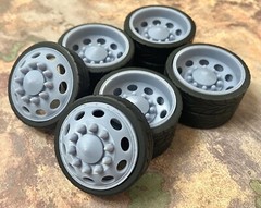 Resin 1/24 Scale: 32-inch “Oval Hole Alcoa”Semi Truck Wheels W/Low Profile Tires