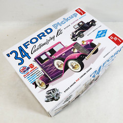 AMT1120 Model Kit 1934 Ford Pickup Truck 3 in 1 Kit Trophy Series 1/25 Open Box